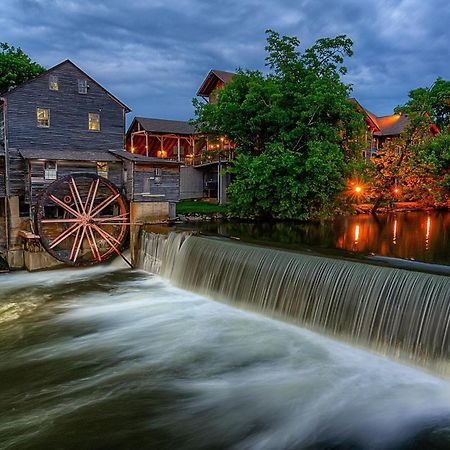 Key Lime Pie, Hot Tub,Wifi, 1089 Free Tickets Each Paid Day, Dollywood And More Гетлинбург Екстериор снимка