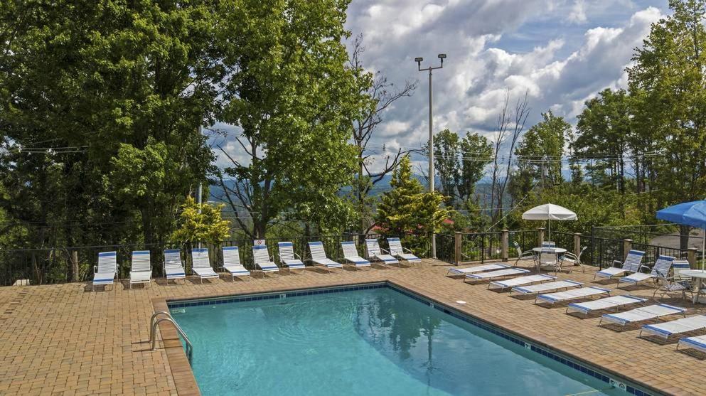 Key Lime Pie, Hot Tub,Wifi, 1089 Free Tickets Each Paid Day, Dollywood And More Гетлинбург Стая снимка
