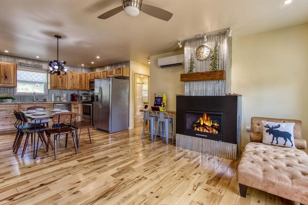 Key Lime Pie, Hot Tub,Wifi, 1089 Free Tickets Each Paid Day, Dollywood And More Гетлинбург Екстериор снимка