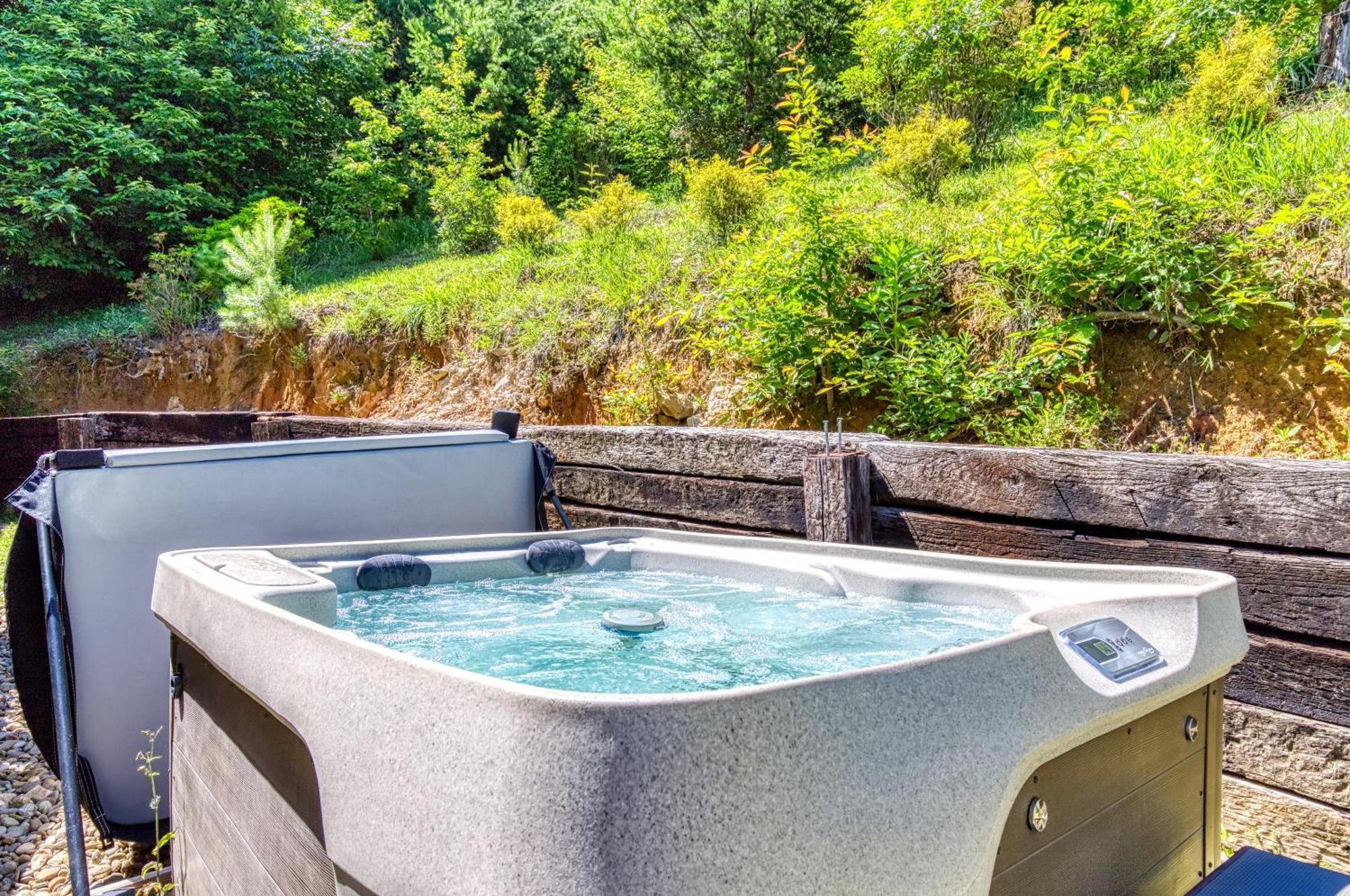 Key Lime Pie, Hot Tub,Wifi, 1089 Free Tickets Each Paid Day, Dollywood And More Гетлинбург Екстериор снимка